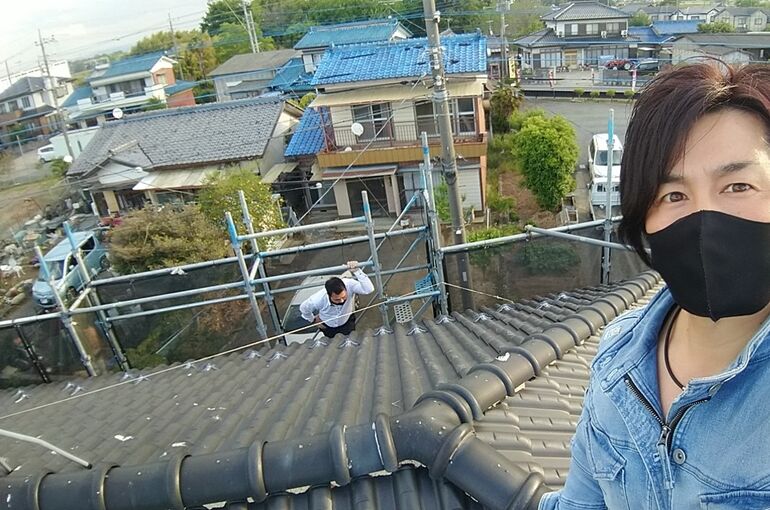 屋根点検作業